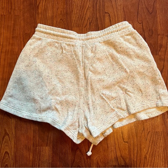 Lou & Grey Loft cream shorts - size Medium - Picture 5 of 5